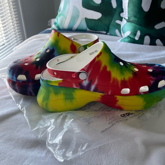 Crocs - Picture 7 of 9